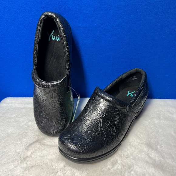 NIB/NWT🤩 |•YŮŮ•| Light & Flexible Bethanee Comfort Clogs Size 9 Wide - Picture 11 of 16
